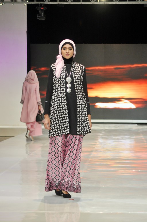 my lovely batik tuti adib