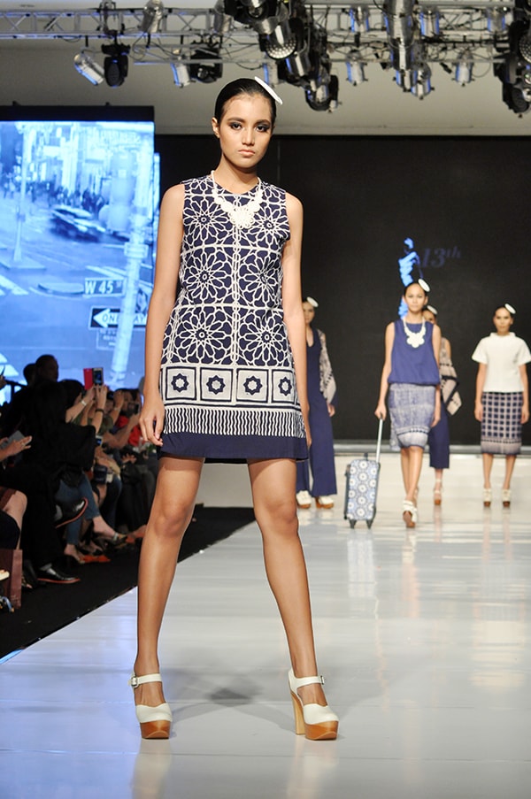 Batik Fashion - Model Baju Batik Indigo Ala Handy Hartono