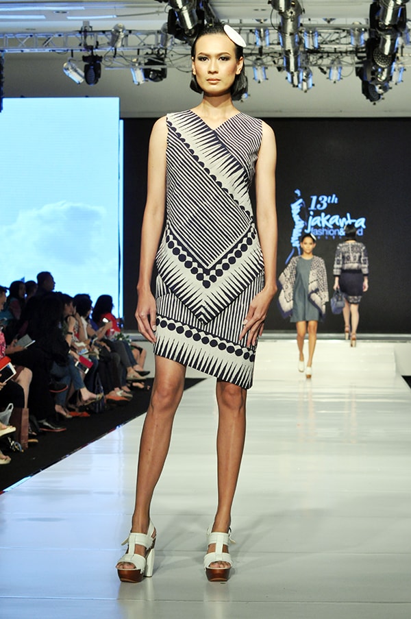 Batik Fashion - Model Baju Batik Indigo Ala Handy Hartono