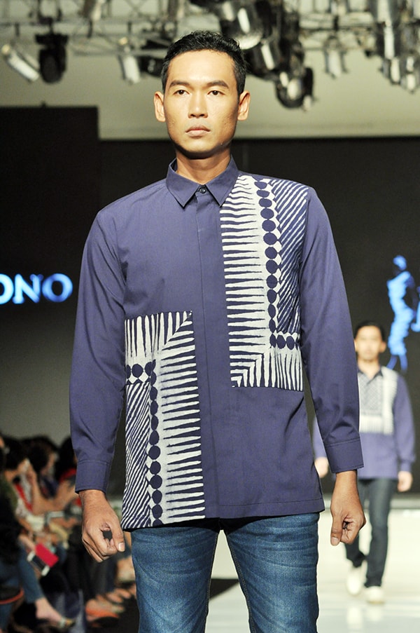 Batik Fashion - Model Baju Batik Indigo Ala Handy Hartono